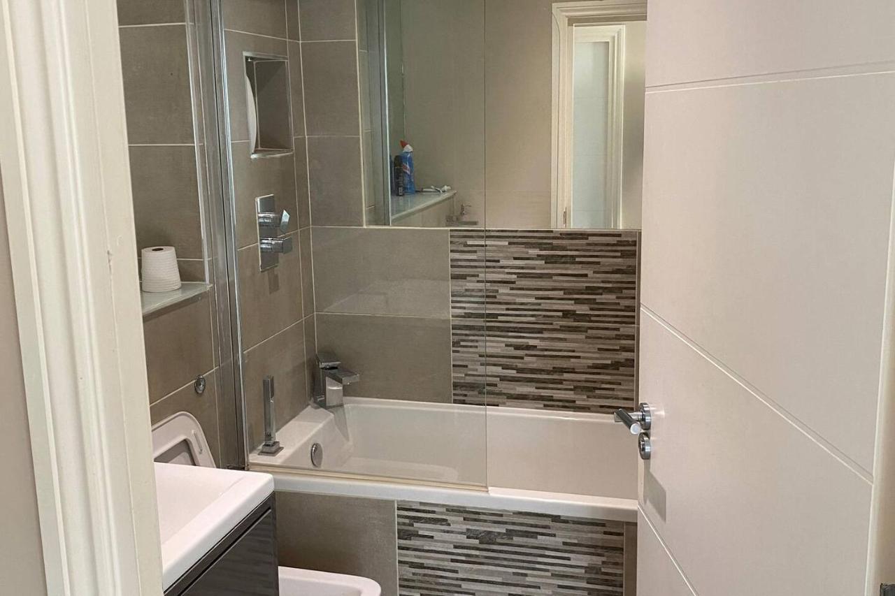 Beautiful Apartment Very Close To The Beach Hove Exteriér fotografie